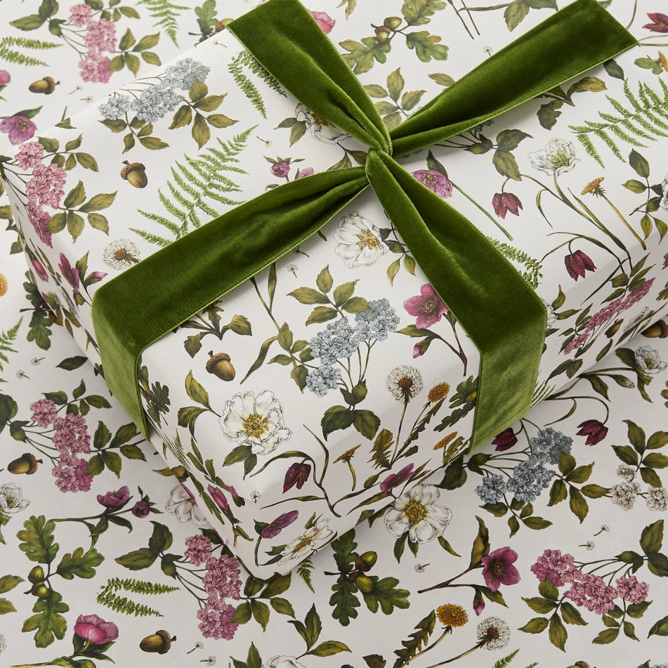 Catherine Lewis Cottage Garden - Ivory Gift Wrapping Paper (2 Sheets)