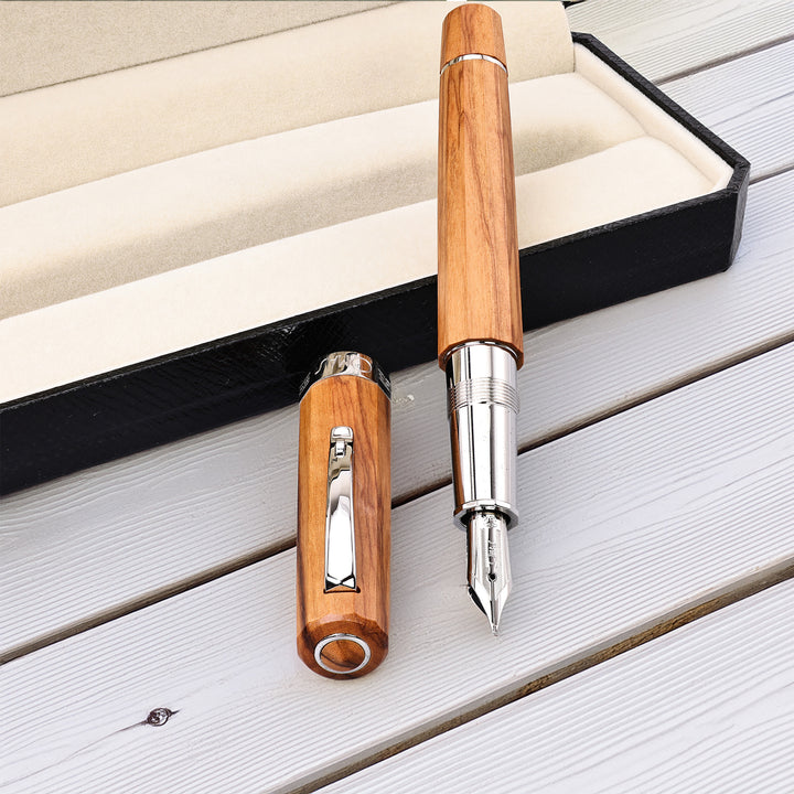 Omas Arte Italiana Milord Olive Wood Fountain Pen