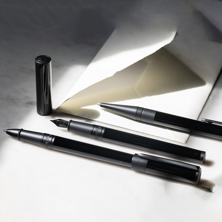 S.T. Dupont Initial Fountain Pen Black And Black Matte
