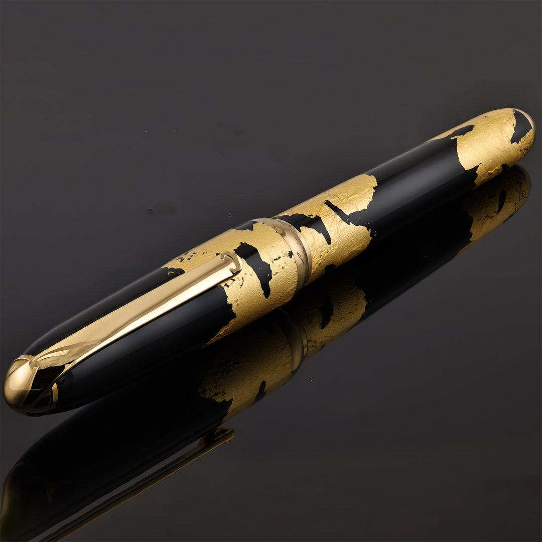 Cartier dandy Black Lacquer Gold Foils LE Fountain Pen