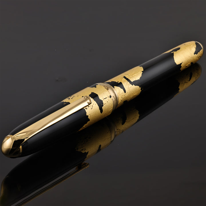 Cartier dandy Black Lacquer Gold Foils LE Fountain Pen