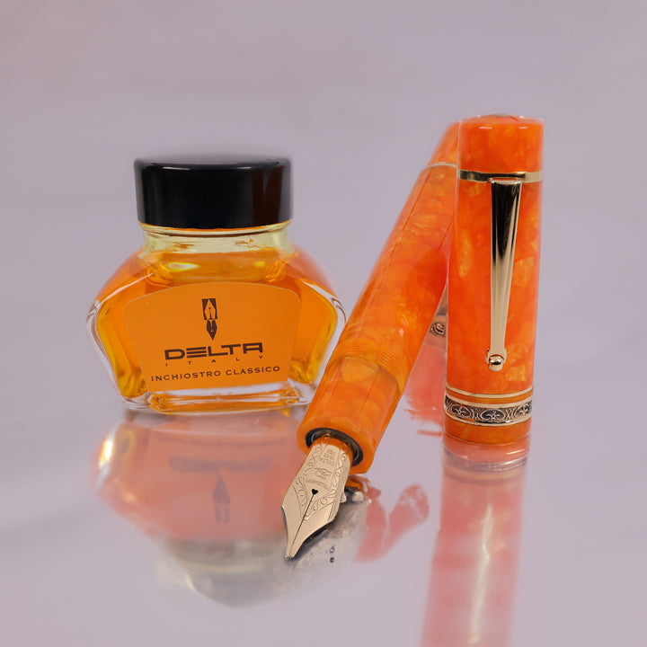 Delta Dolce Vita Oro Oversized Fountain Pen with orange body and black cap