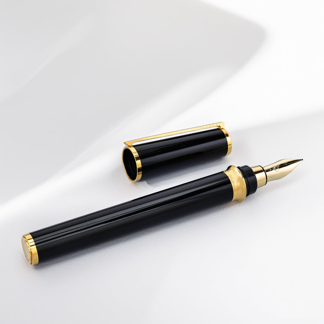S.T. Dupont Montparnasse Black Lacquer and Gold Fountain Pen