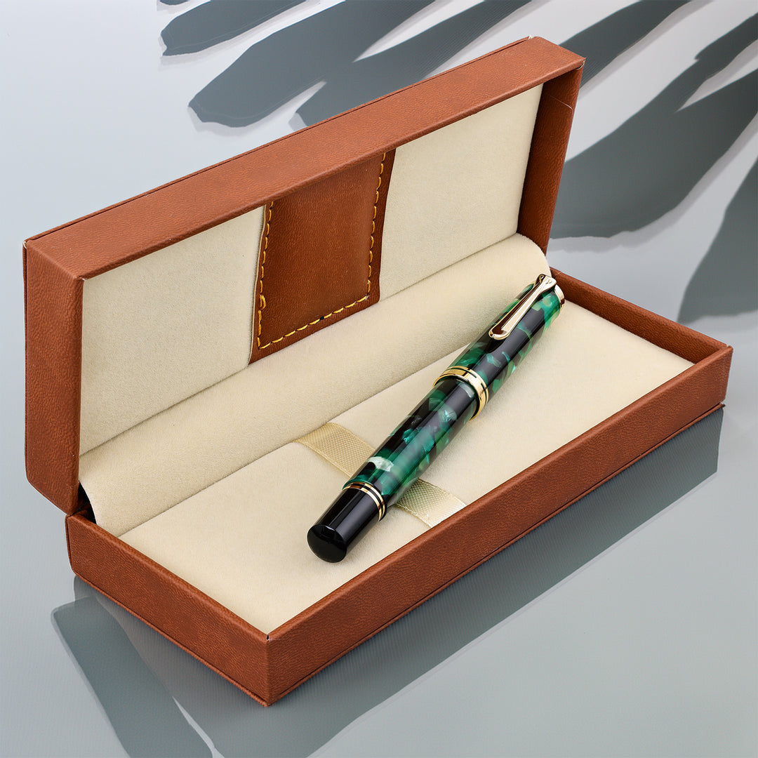 Pelikan M620 City Series Berlin Special Edition Fountain Pen (two chicks)