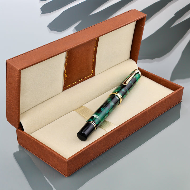 Pelikan M620 City Series Berlin Special Edition Fountain Pen (two chicks)