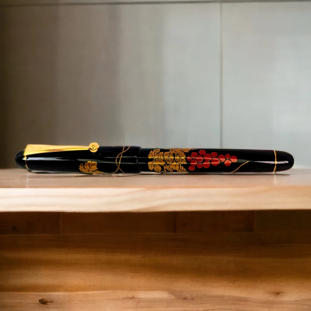 Namiki Nippon Art Red Grapes &amp; Vine Fountain Pen