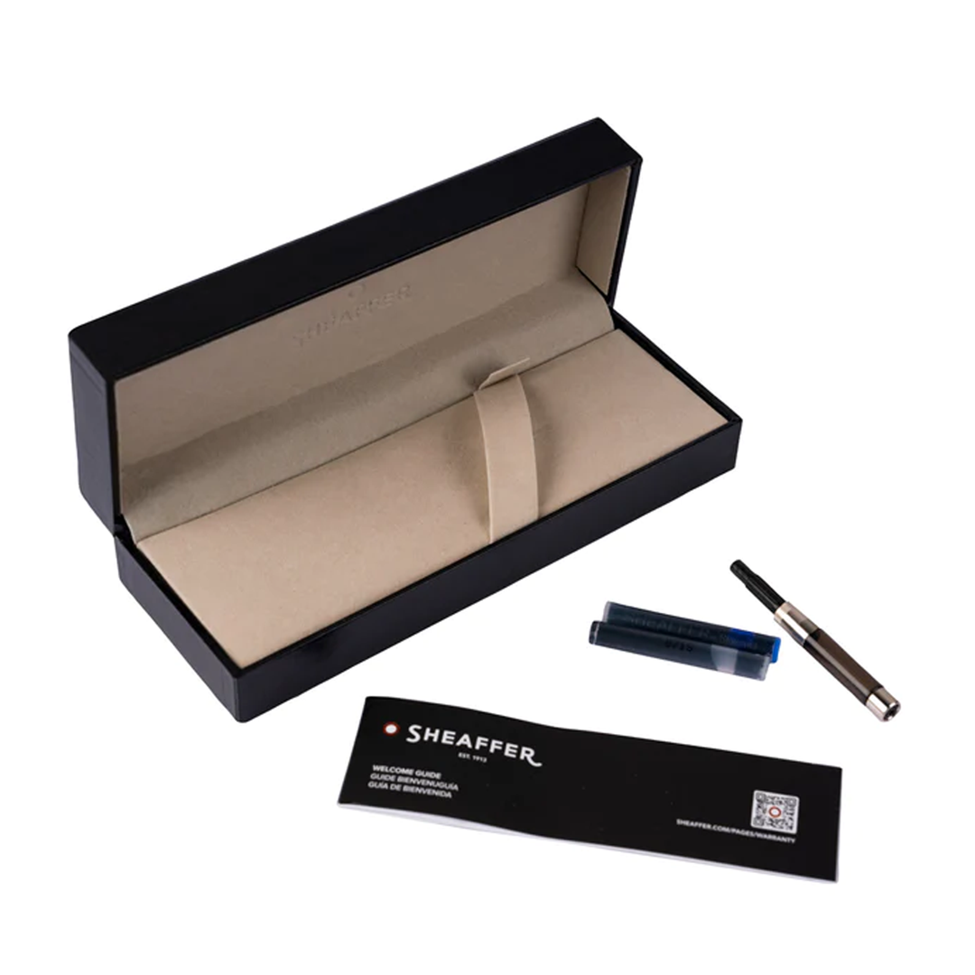 Sheaffer Sagaris Glossy Black Barrel Gold Trim Fountain Pen