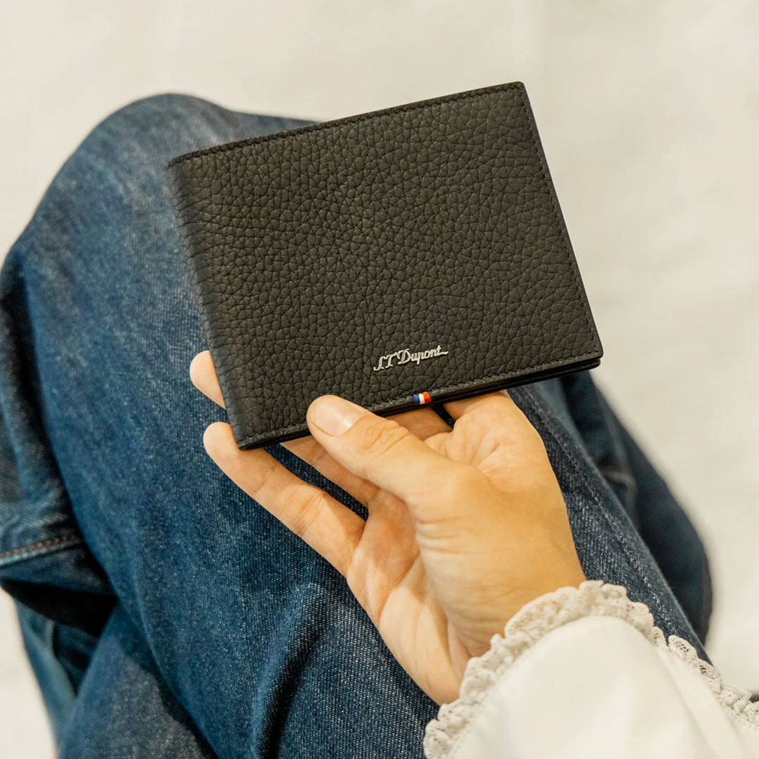 S.T. Dupont Black Grained Neo Capsule 8-Card Wallet