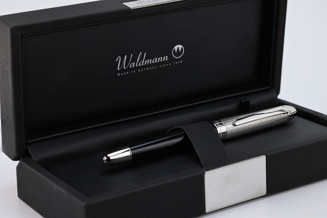 Waldmann Précieux Fountain Pen - Pinstripes 18k Gold Nib