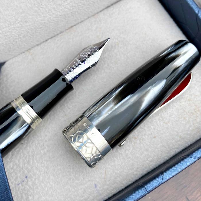 Montegrappa Miya 450 Fountain Pen - Black &amp; White