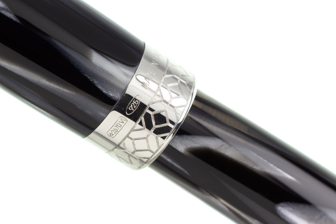 Montegrappa Miya 450 Fountain Pen - Black &amp; White