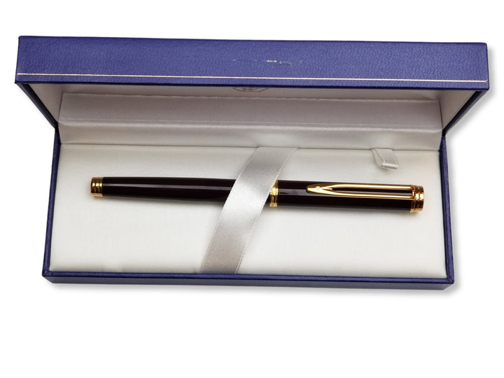Waterman Gentleman Burgundy Lacquer and Gold - Fountain Pen