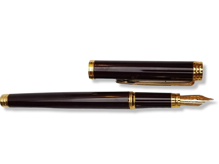 Waterman Gentleman Burgundy Lacquer and Gold - Fountain Pen