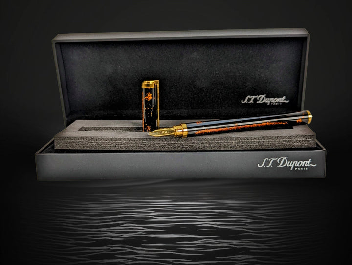 S.T. Dupont Classic Slim Gold Dust &amp; Chinese Lacquer Fountain Pen - Vintage