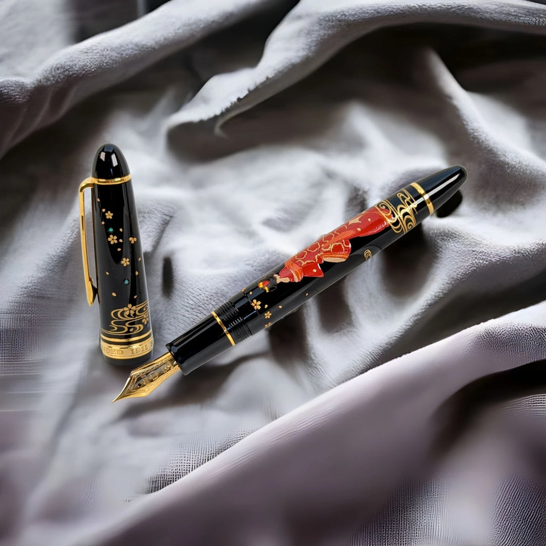 Sailor classic Kyo Maki-e  Immortal Star - Geisha  Fountain Pen