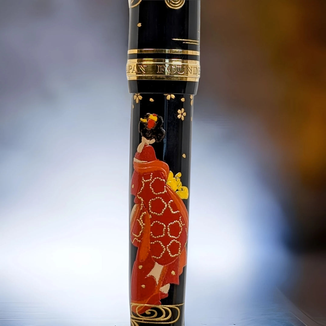 Sailor classic Kyo Maki-e  Immortal Star - Geisha  Fountain Pen
