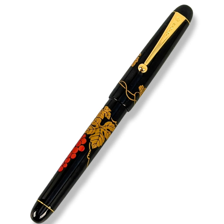 Namiki Nippon Art Red Grapes &amp; Vine Fountain Pen