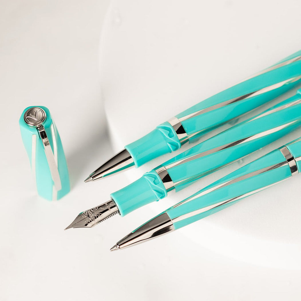 Visconti Divina Elegance Oversize Wave - Fountain Pen (14k Nib)