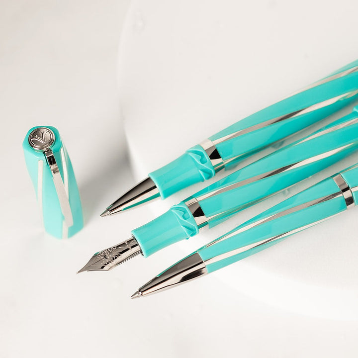 Visconti Divina Elegance Oversize Wave - Fountain Pen (14k Nib)