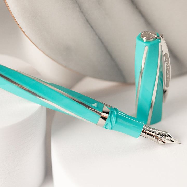Visconti Divina Elegance Oversize Wave - Fountain Pen (14k Nib)