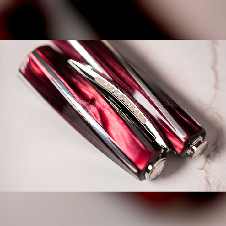 Visconti Divina Elegance Bordeaux - Oversize Fountain Pen (14k nib)