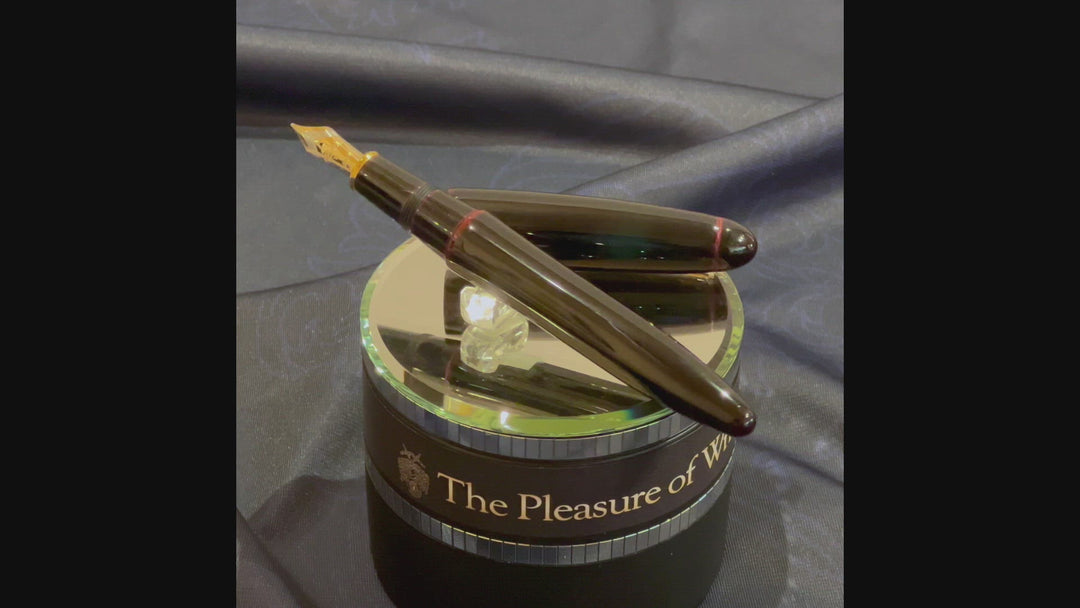 Platinum Izumo Urushi Fountain Pen - Akatame