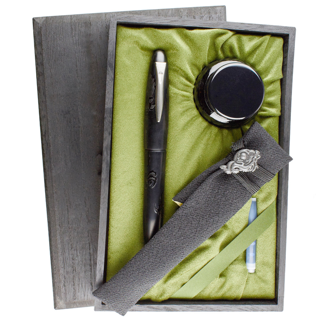 Platinum Izumo Maki-e Fountain Pen - Kurikara-Ken (Black Dragon)
