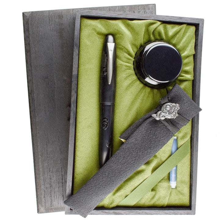 Platinum Izumo Maki-e Fountain Pen - Kurikara-Ken (Black Dragon)